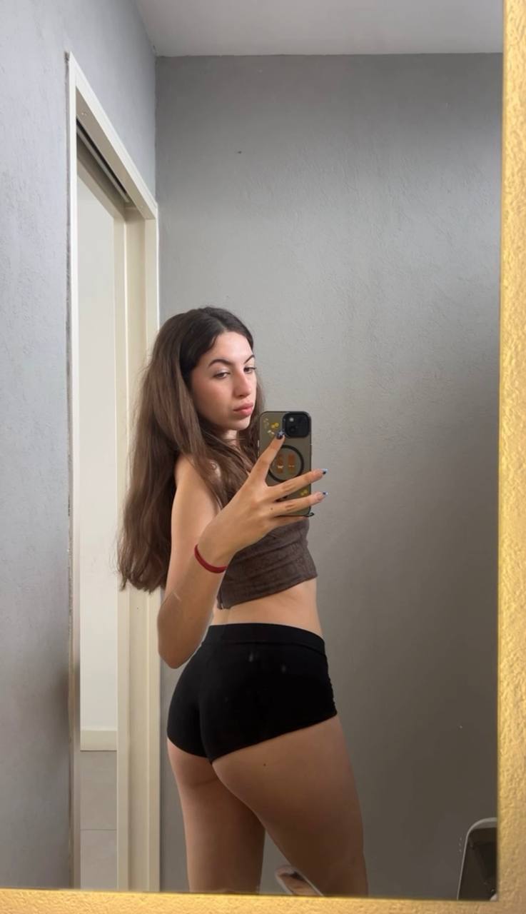 Amber in her underwear in Ciudad Guayana