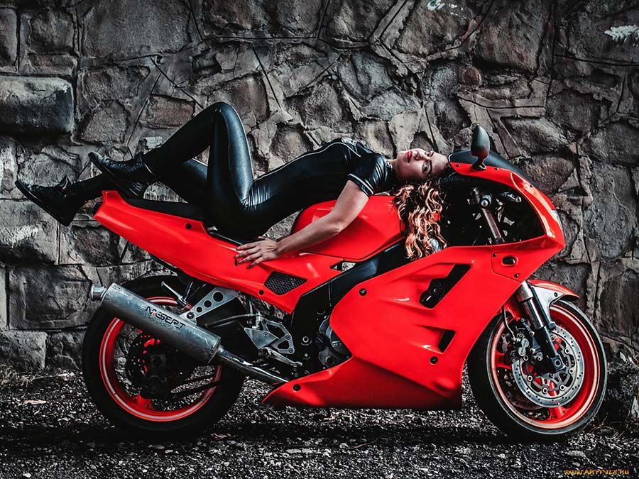 Beautiful girl Beautiful girls and motorcycles in Ciudad Guayana